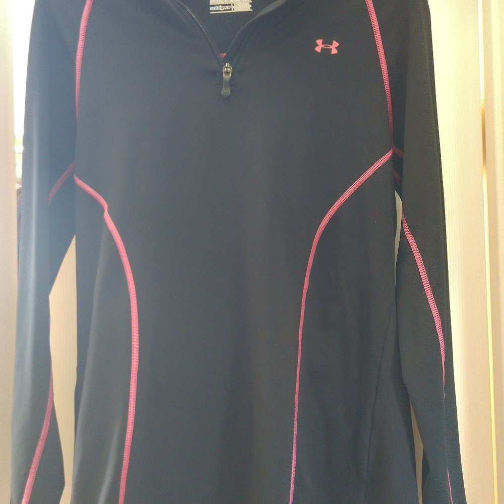 Under Armour Cold Gear Semi fitted size large